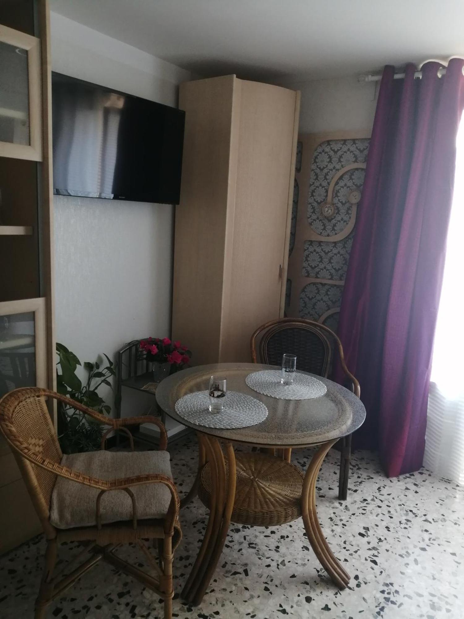 Magnifique Studio Non Fumeur Pres De La Gare Béziers Zimmer foto